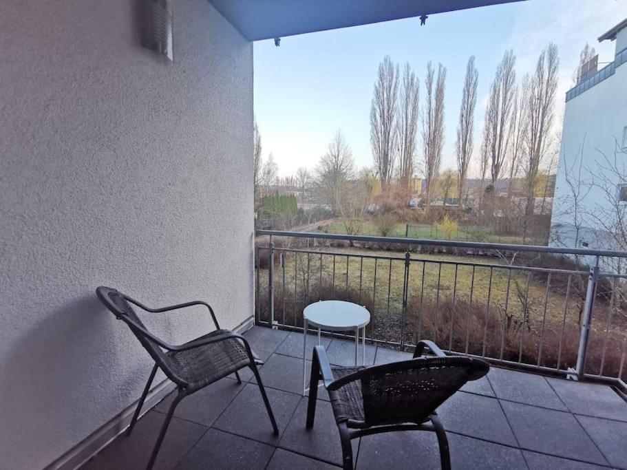 Schoene Und Ruhige Wohnung Direkt An Der Mosel コブレンツ エクステリア 写真