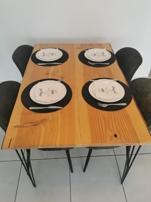 Schoene Und Ruhige Wohnung Direkt An Der Mosel コブレンツ エクステリア 写真