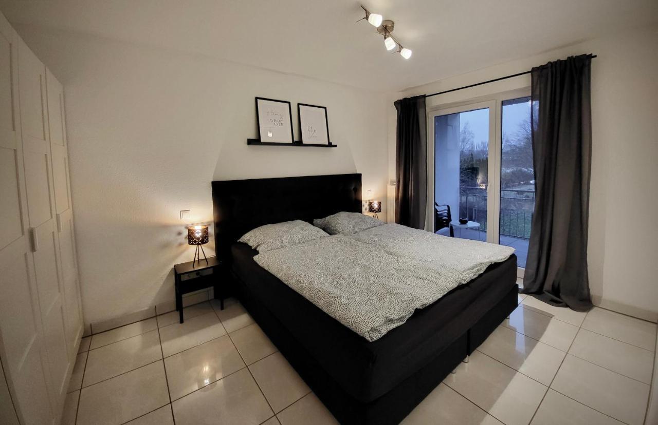 Schoene Und Ruhige Wohnung Direkt An Der Mosel コブレンツ エクステリア 写真