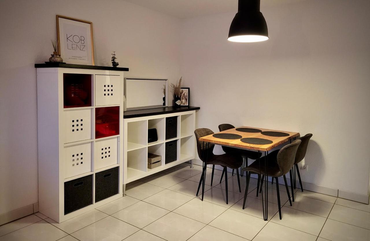 Schoene Und Ruhige Wohnung Direkt An Der Mosel コブレンツ エクステリア 写真